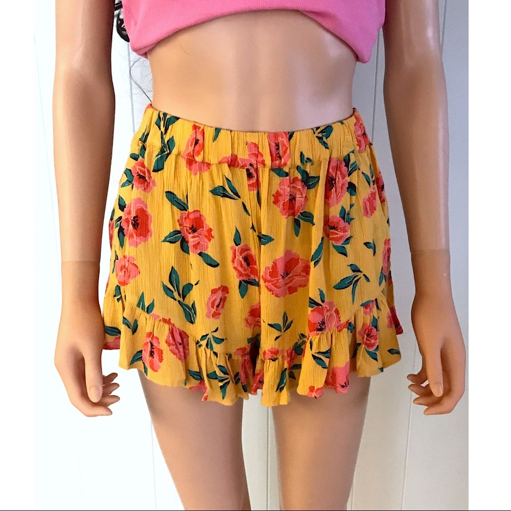 NEW! BILLABONG Relaxed Ruffle Shorts